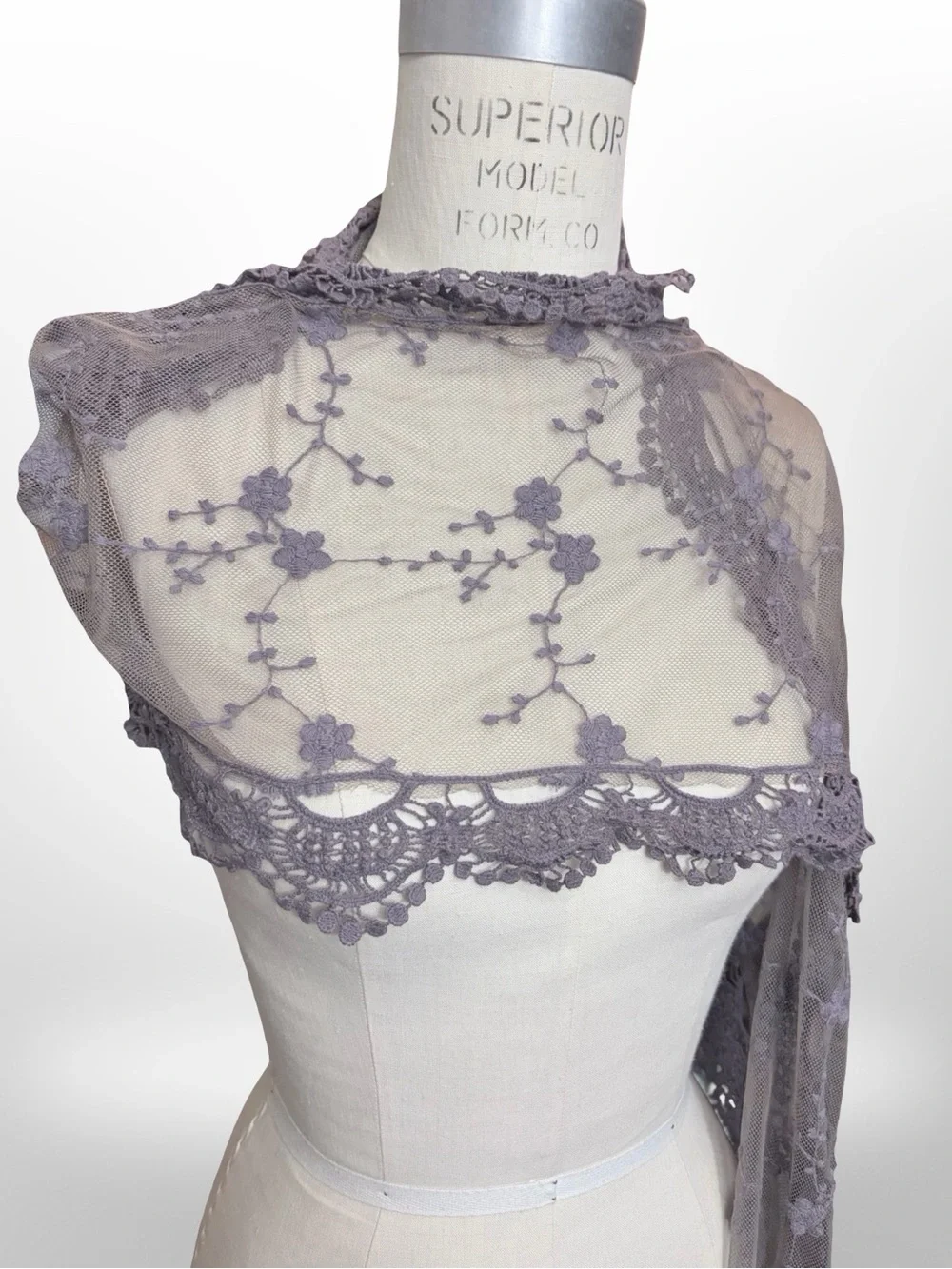 American Rag Cie 1984 Dusty Lavender Floral Embroidered Lace Shawl Wrap Scarf
